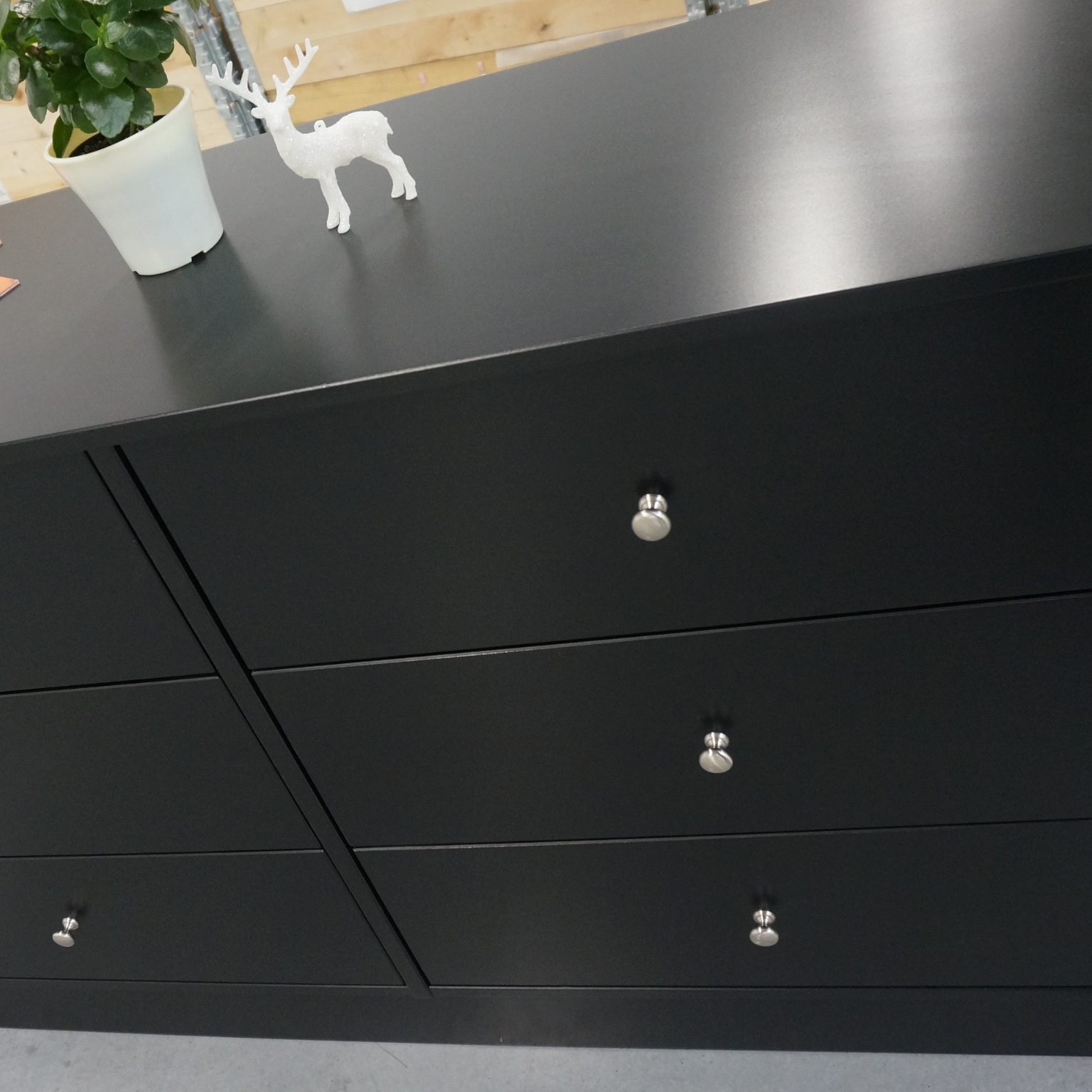 portfolio Postęp komoda czarna